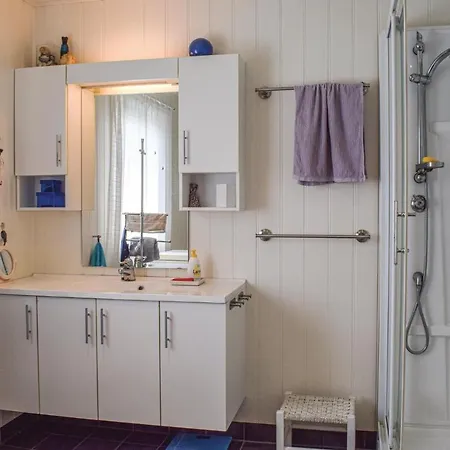 Casa vacanze Amazing In W/ Wifi And 3 Bedrooms Tvedestrand